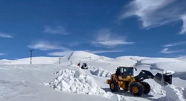 Şırnak'ta ekiplerin kar mesaisi sürüyor