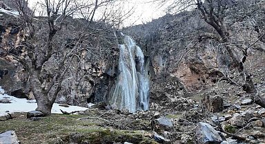 Şırnak'ta kar eridi, şelaleler coştu