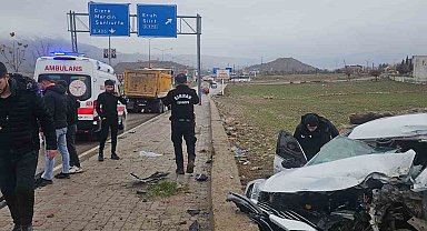 Şırnak'ta otomobil şarampole yuvarlandı: 2 yaralı