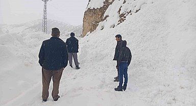 Şirvan'da yolda kalan araçlar kurtarıldı