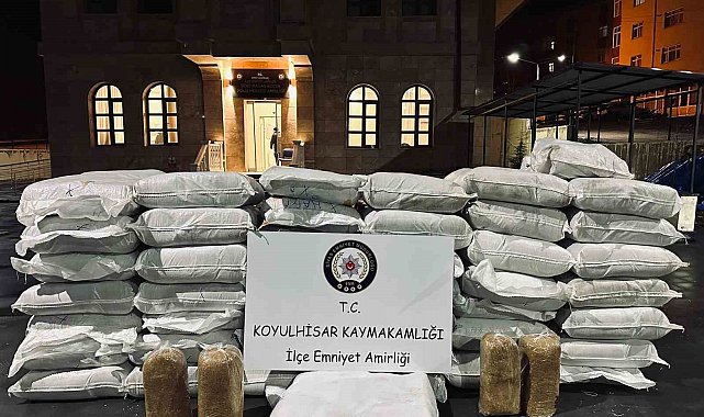Sivas'ta 1 ton 337 kilo kaçak tütün ele geçirildi