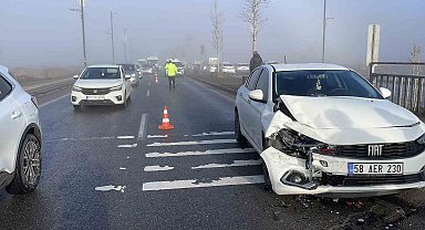 Sivas'ta buzlanma zincirleme kazaya neden oldu, çok sayıda araç birbirine girdi