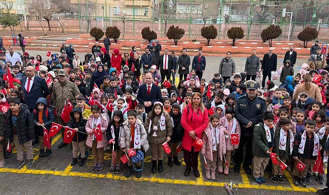 Siverek'te okullar bayrak sevgisi temasıyla açıldı