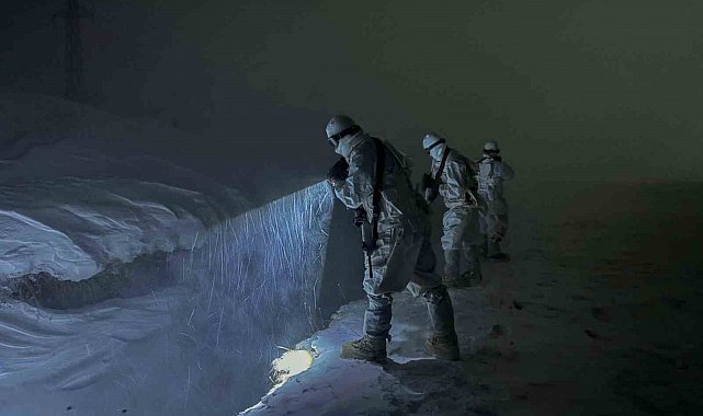 Soğuk ve kara rağmen Mehmetçik görevde