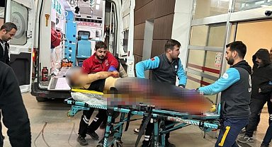 Sokak ortasında bıçaklanarak ağır yaralandı