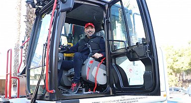 Söke Belediyesi'ne 15 tonluk ekskavatör