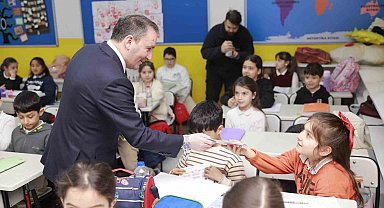 Sultanbeyli'de bilinçli teknoloji seferberliği: 23 bin öğrenciye akıllı dijital eğitim seti