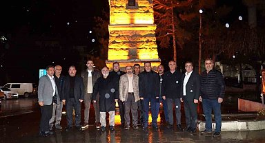 Sungurlu Belediye Başkanı Dere, vatandaşlara kandil simidi ikram etti