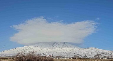 Süphan Dağı semalarında mercek bulutu oluştu