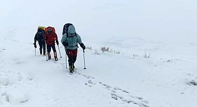 Süphan Dağı tırmanışı hava muhalefetine takıldı