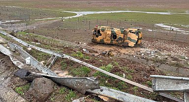 TAG Otoyolu'nda kontrolden çıkan askeri araç devrildi: 10 asker yaralandı