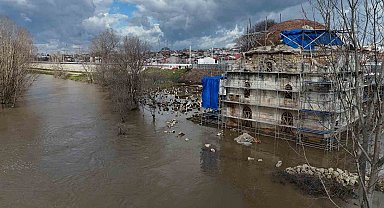 Tarihi Evliya Kasım Paşa Camii'ni taşkın suları vurdu