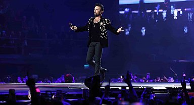 Tarkan'ı 9 gündür süren konser serisinde yaklaşık 50 bin kişi dinledi