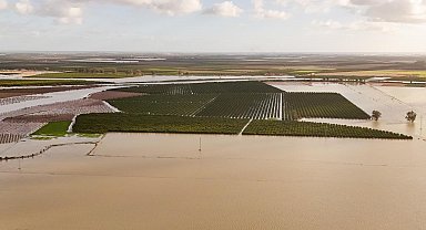 Tarsus Belediyesi sel ve fırtına sonrası zarar tespiti için sahada