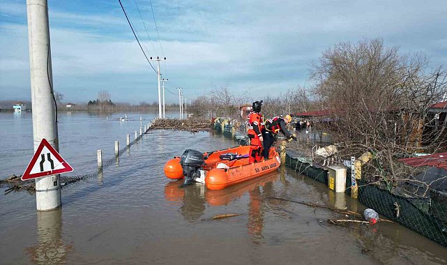 Taşkında mahsur kalan hayvanlar kurtarılmaya devam ediyor