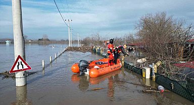 Taşkında mahsur kalan hayvanlar kurtarılmaya devam ediyor