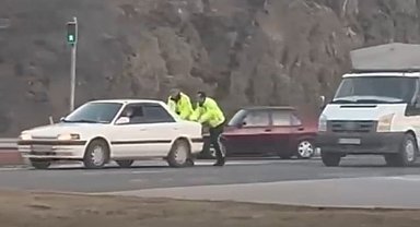 Tavşanlı'da polisten örnek davranış