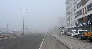 Tavşanlı'da yoğun sis nedeniyle görüş mesafesi düştü