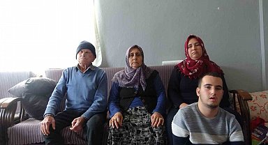 Tedavi gördüğü hastanenin depremde yıkılmasıyla vefat eden kocasının ardından 3 evladıyla hayata tutundu