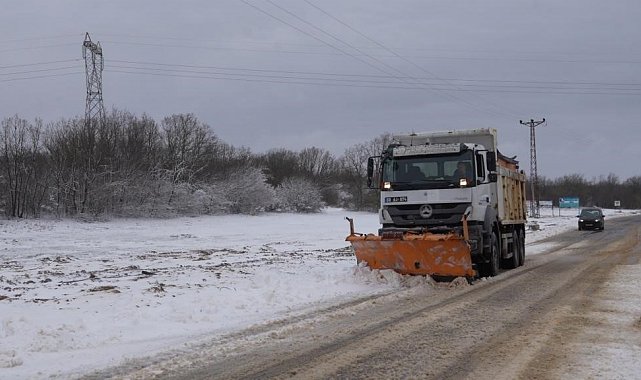 Tekirdağ'da kar mesaisi: Ekipler teyakkuzda