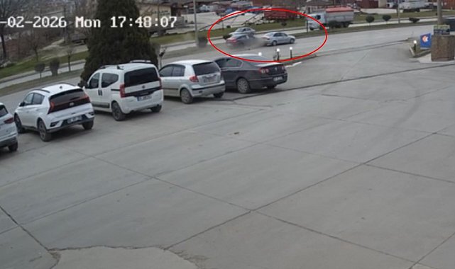 Tokat'ta 2 kişinin yaralandığı kaza kamerada