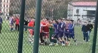 Tokat'ta amatör maçta saha karıştı