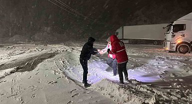Tokat'ta kar yağışı ulaşımı aksattı