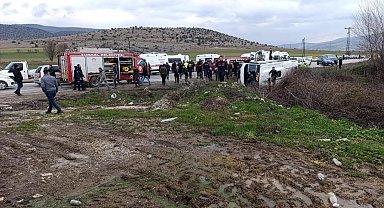 Tokat'ta öğrenci servisi otomobille çarpıştı: 6 öğrenci yaralandı