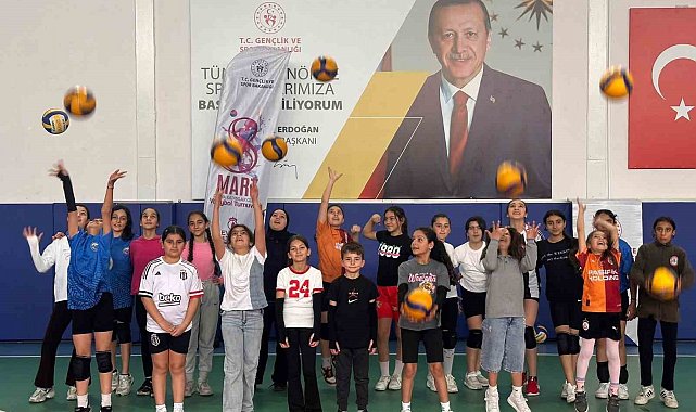 Tomarza'da voleybol kursları Ramazan'da da hız kesmiyor