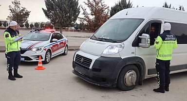 Trafik jandarması okul servis denetimlerine başladı