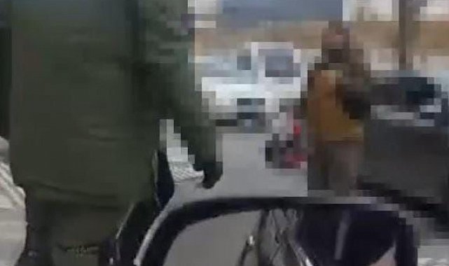 Trafikte silah çeken şüpheli kıskıvrak yakalandı