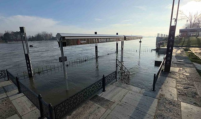 Tunca ve Meriç'te alarm seviyesi kırmızıdan turuncuya düştü: Debiler geriledi