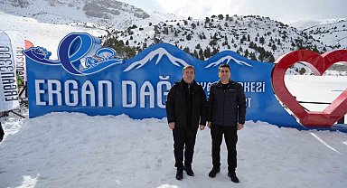 Tunceli ve Erzincan turizmine milat olacak yol için iki vali el sıkıştı