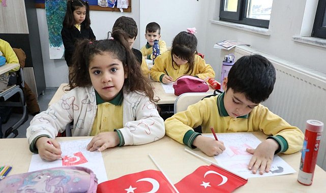 Tunceli'de ilk ders "Bayrak sevgisi"