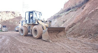 Turgutlu'da şiddetli yağış toprak kaymasına neden oldu