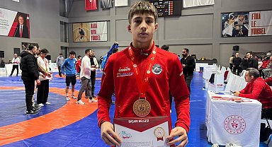 Türkiye şampiyonasında kürsüye çıktı