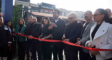 Tuzla'da Mercan Sanat Merkezi açıldı