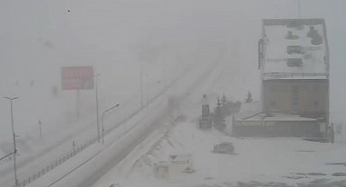 Ulaşıma kar ve tipi engeli