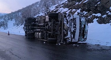 Uludere'de trafik kazası: 2 kişi yaralandı