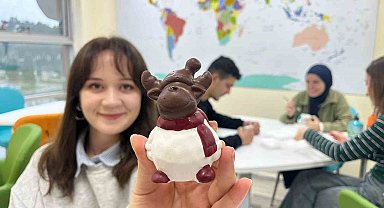 Uluslararası Gençlik Merkezi'nde sanat atölyeleri gençlerle buluşmaya devam ediyor