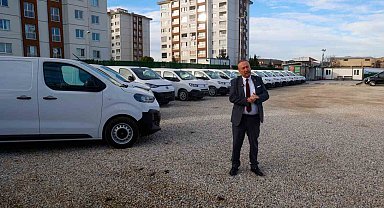 Uşak Belediyesi 14 tane yeni hizmet aracını bünyesine katarak araç filosunu genişletti