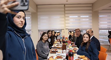 Vali Aydoğdu, öğrencilerle iftar programında buluştu