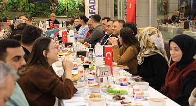 Vali Çakırtaş depremzedelerle iftarda buluştu