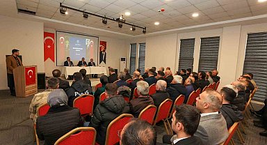 Vali Çelik Kiğı'da muhtarlarla bir araya geldi