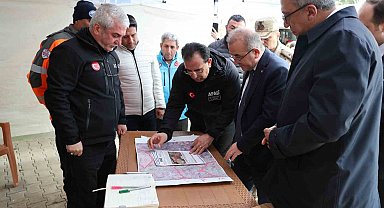 Vali Hatipoğlu kayıp şahıs için, "Maalesef henüz olumlu bir haber alamadık"