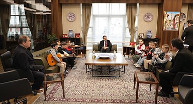 Vali Musa Işın, Halk Eğitim Merkezi Müzik Topluluğu öğrencilerini kabul etti