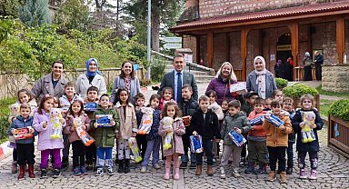 Vali Sözer, Şeyh Edebali Türbesi'nde anaokulu öğrencileriyle buluştu