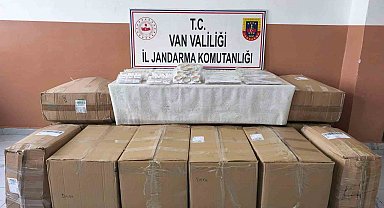 Van'da 17 bin 160 adet kaçak bijuteri malzemesi ele geçirildi