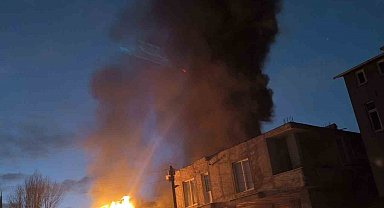 Van'da iş yerinde yangın paniği