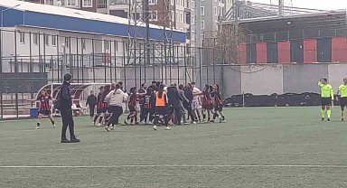 Van'da maç bitti yumruklar konuştu